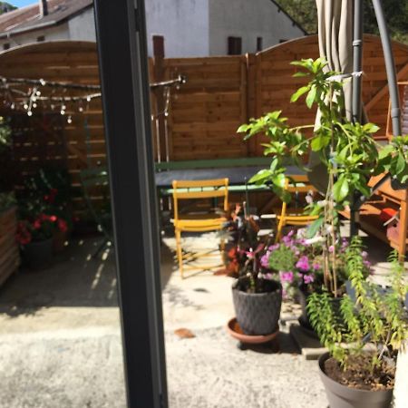 Plein Pied Village Montrond  Exterior photo